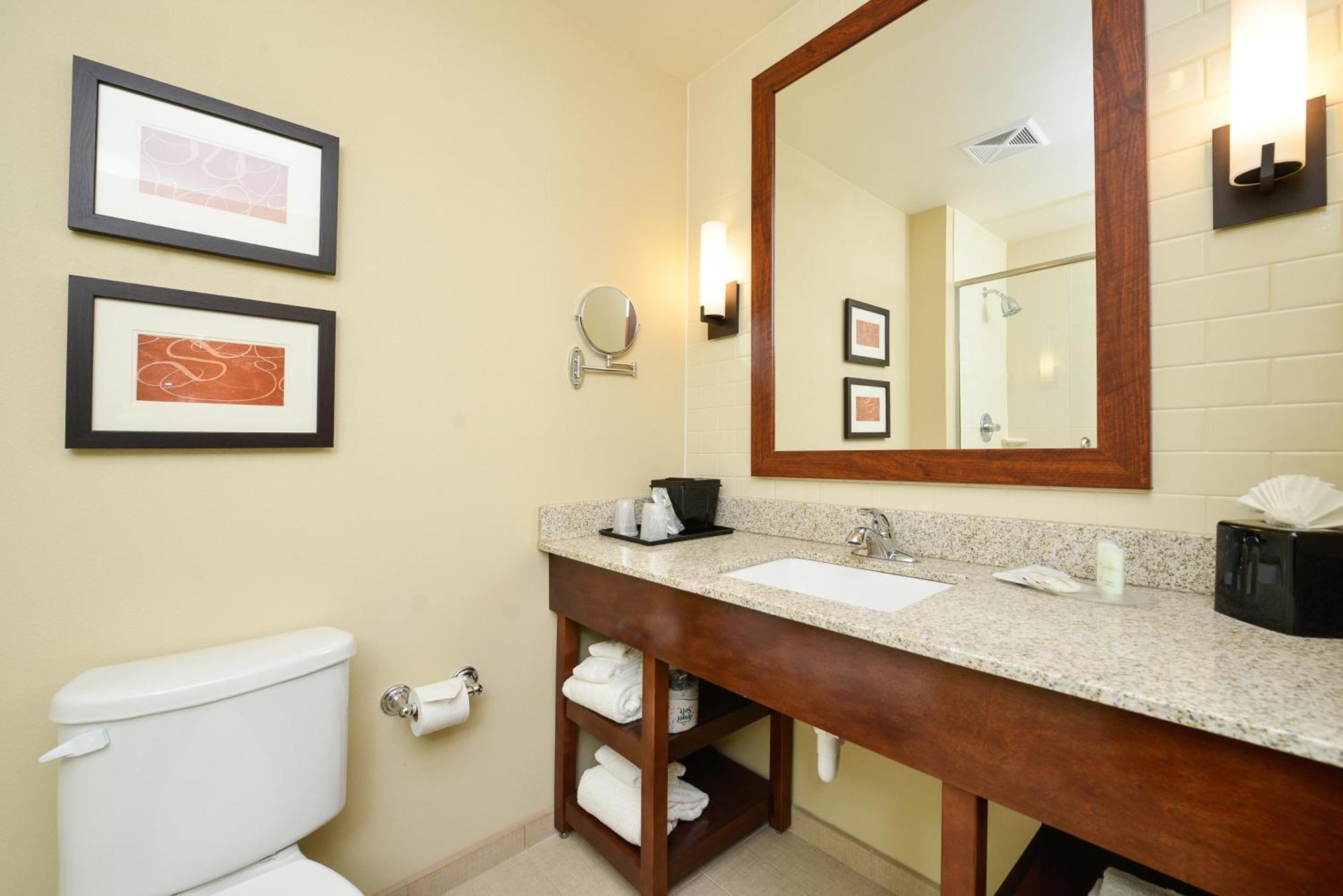 คอมฟอร์ต สวีท เมดิคัลเซ็นเตอร์ Hotel ฟาร์โก ห้อง รูปภาพ